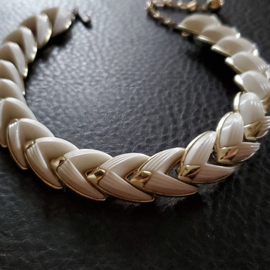 Vtg Necklace